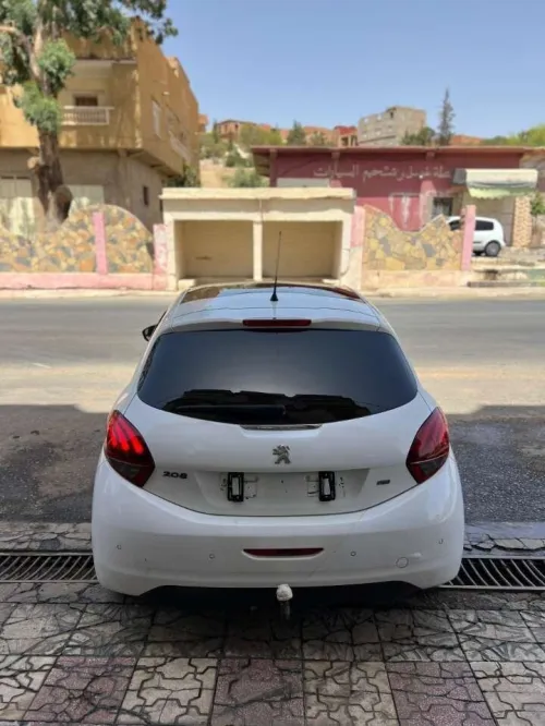 Peugeot 208 2015 Allure