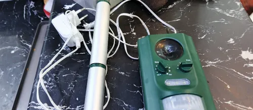 جهاز طارد حيوانات بالموجات فوق الصوتية Ultrasonic Animal Repeller