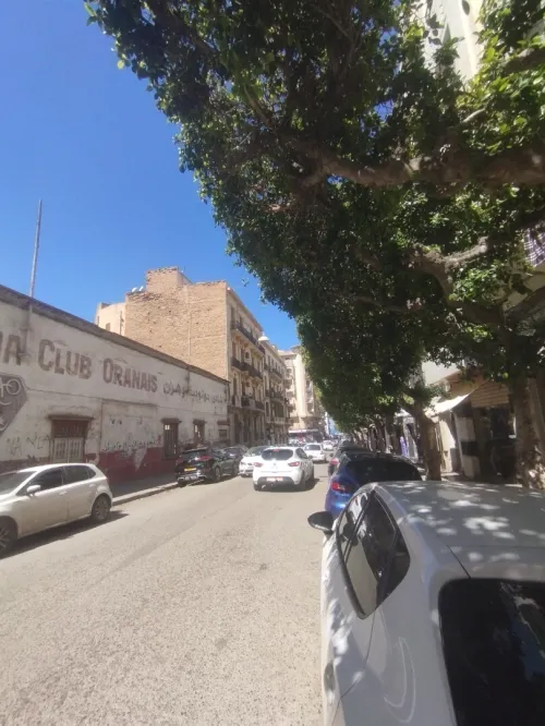 Location Local Oran Oran