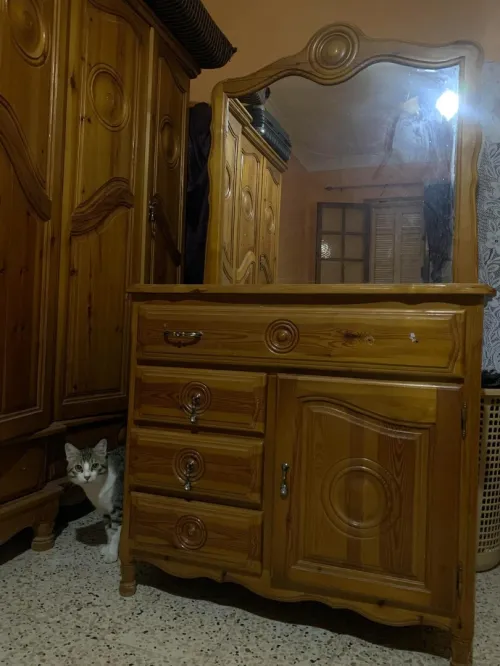 CHAMBRES A COUCHER AVEC TABLE TV CADEAUX
