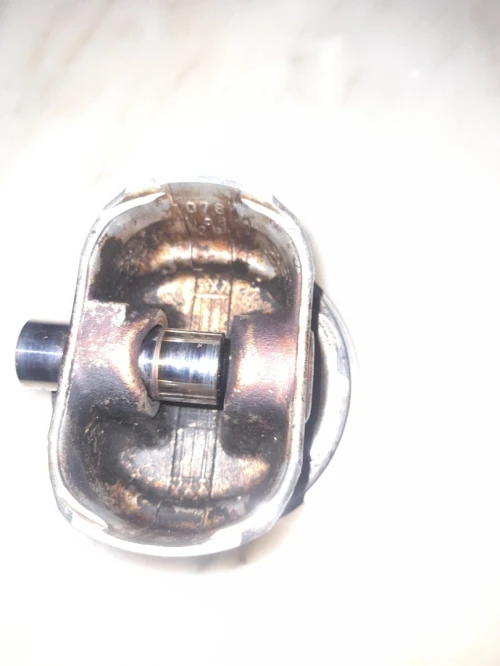Piston