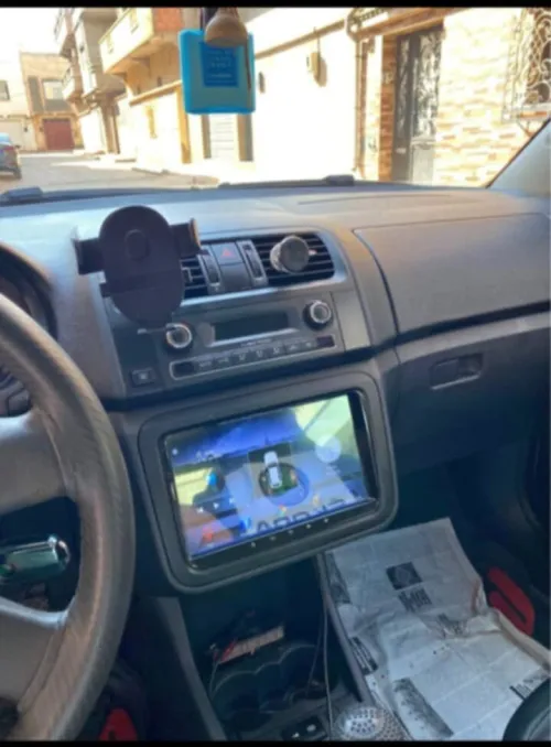 Skoda Fabia 2012 Fiha lel avant w zouj rakouret fli lel arier