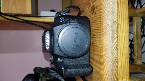 Caméra Canon EOS 2000D Avec objectif 28-105mm ultrasonic click 4k 