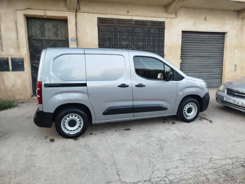 Fiat Doblo 2023 van