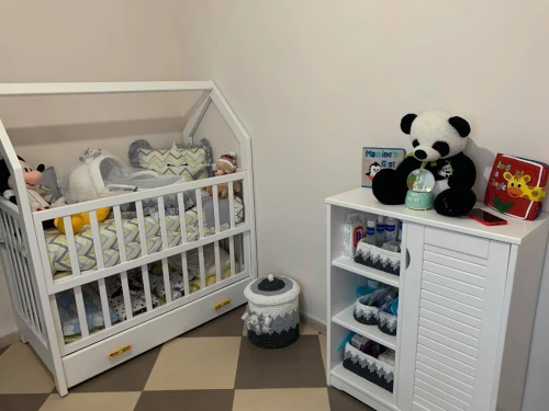Lit bébé + commode