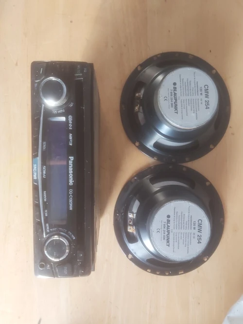 Radio cd mp3 aux +baffes