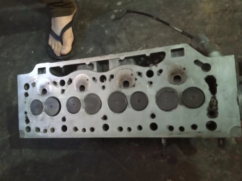 culasse 405bx injection .culasse 1.9clio