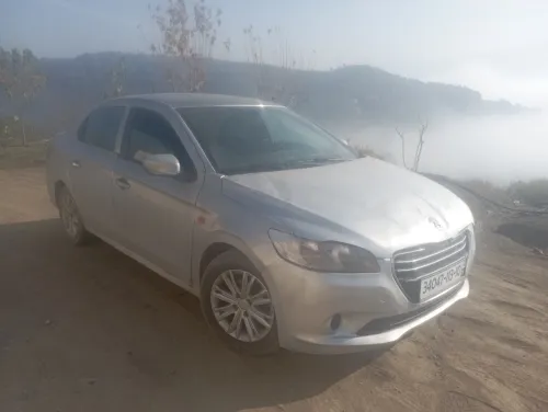 Peugeot 301 2013 Allure