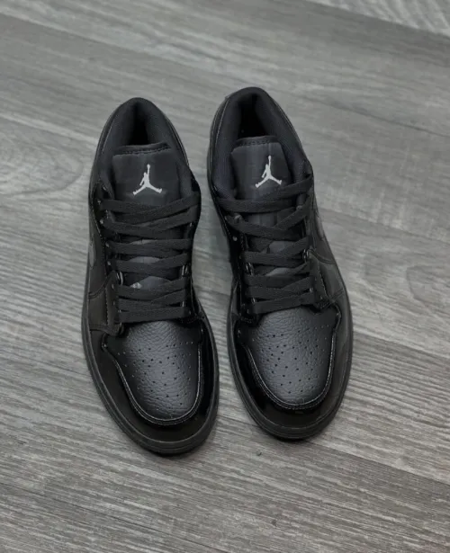 Baskette nike jordan one low black 