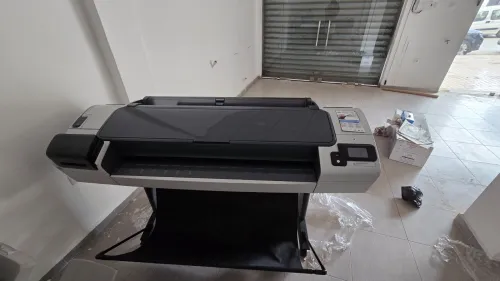 Traceur HP t 795