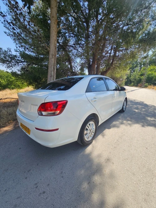 Kia Pegas 2025 