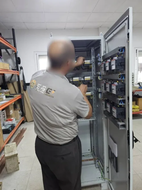 Compteurs d'Énergie Électrique Industriels  Monitoring & Gestion Énergétique