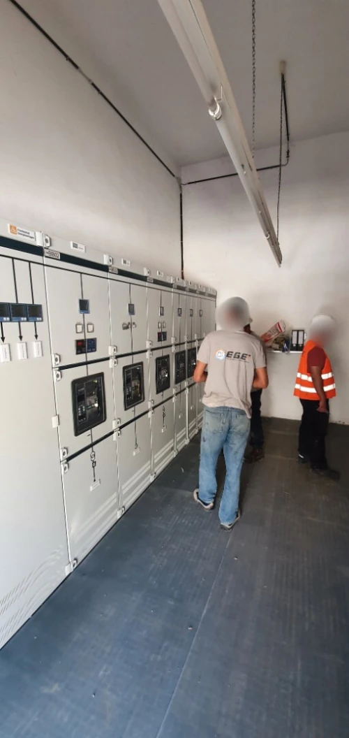 Maintenance & Entretien de Postes Électriques Moyenne Tension (MT/BT)