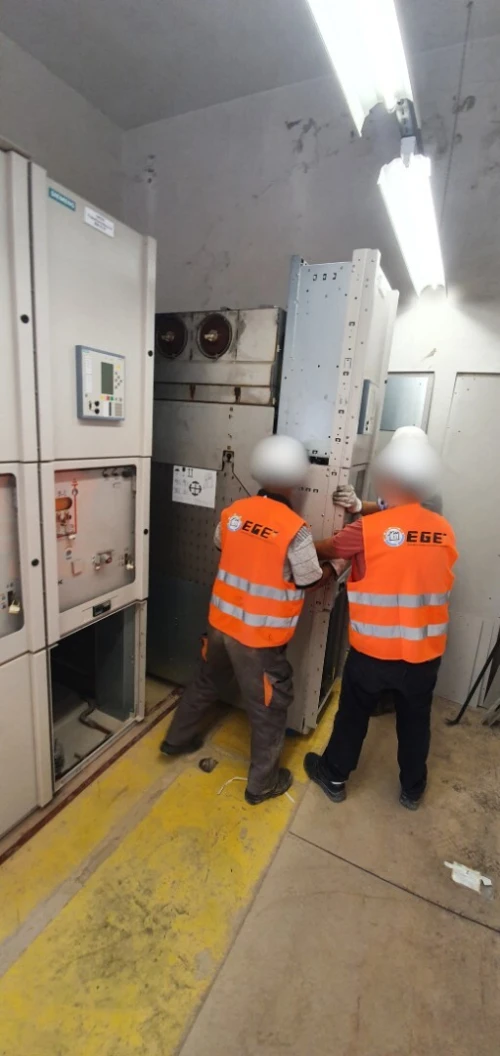 Maintenance & Entretien de Postes Électriques Moyenne Tension (MT/BT)