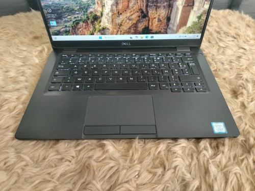 DELL LATITUDE 5300 i5/8 eme ram 8g ddr4 ssd 256g mvme