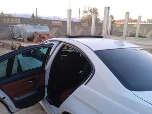 BMW Série 3 2011 