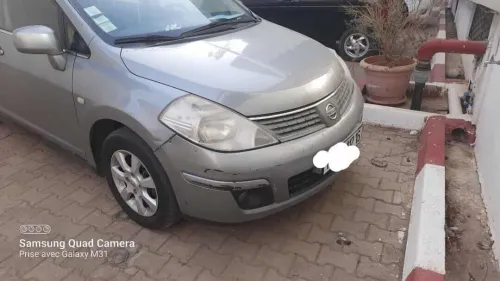 Nissan Tiida 4 portes 2012 