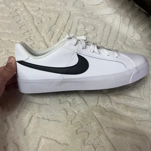 Nike Court Royal 