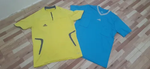 04 Tenue pull arbitre taille L 02 bleu et 02 jaune