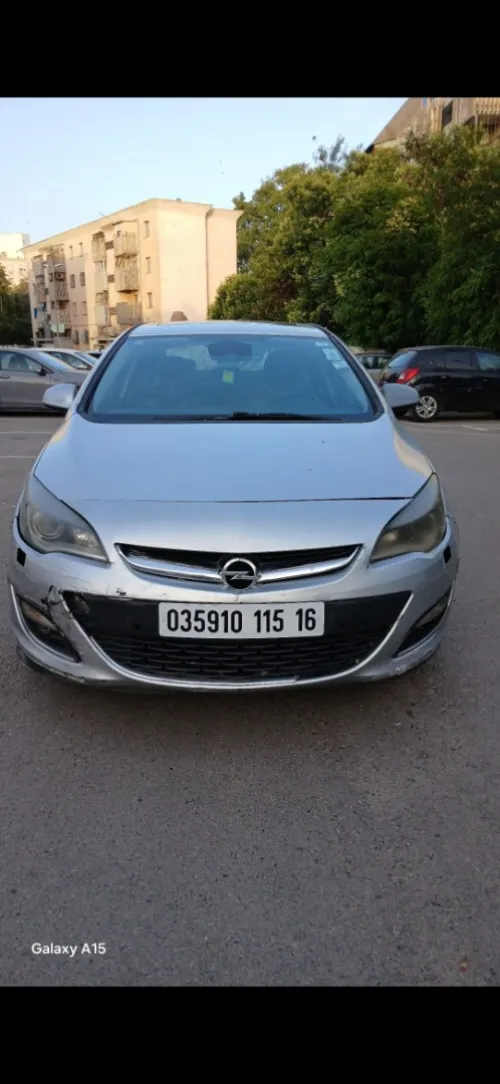 Opel Astra 4 portes 2015 Astra 4 portes