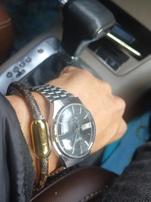 Montre swiss mester anker à qoirtz date et jeur eta nkia