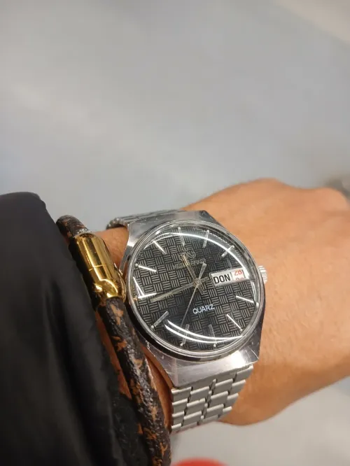 Montre swiss mester anker à qoirtz date et jeur eta nkia