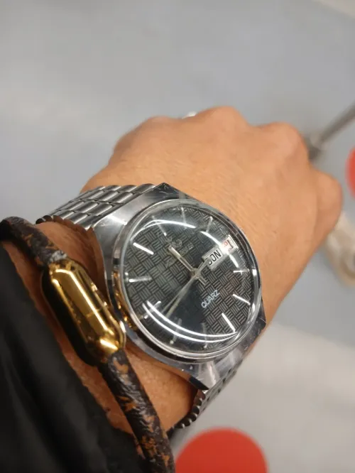 Montre swiss mester anker à qoirtz date et jeur eta nkia