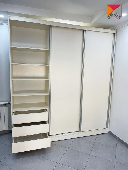 Dressings sur mesure    *** EGGER ***