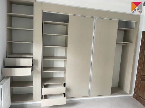 Dressings sur mesure    *** EGGER ***
