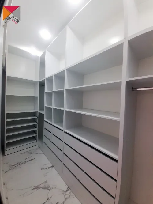 Dressings & Armoires sur mesure Tendance 2025 /2026