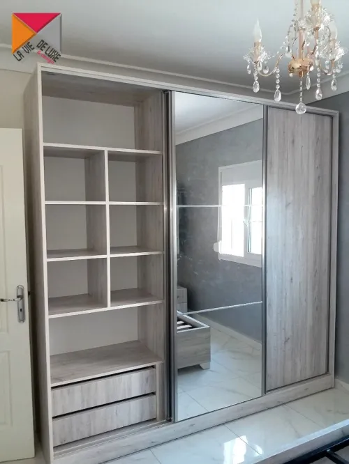 Chambre a coucher aménagée sur mesure      ****     Bien être utile      ****