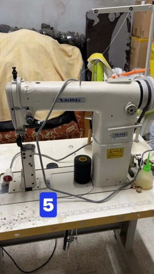 Machine usine chaussures 