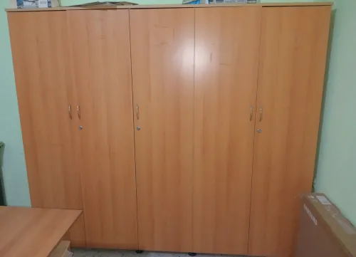 Fabrication de mobiliers de bureau et urbain