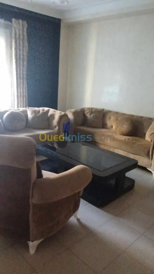 CHAMBRE A COUCHER +CHAMBRE D'ENFANT+ SALON +TABLES 6 CHAISES + TABLE BASSE +SALON ARABE0771227857
