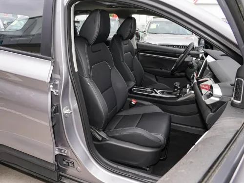 Geely Coolray 2025 