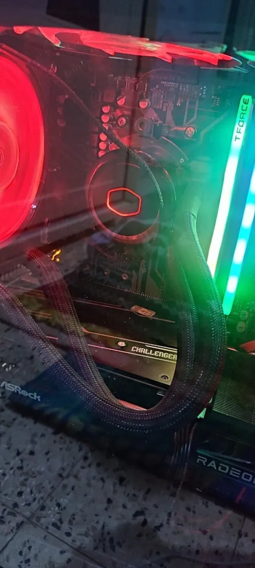 Pc gamer نبيع كلش مع بعضاه و مانبرزش