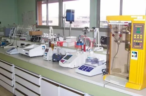 Réparation d'équipements de laboratoire 