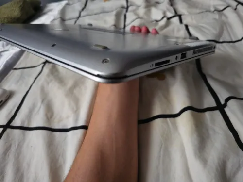 Hp PROBook ram8 , ssd 250 , mx930