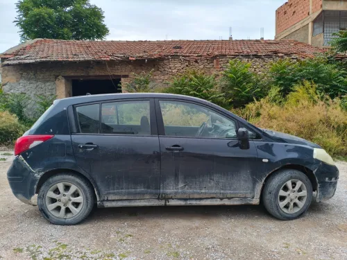 Nissan Tiida 5 portes 2010 Tiida 5 portes
