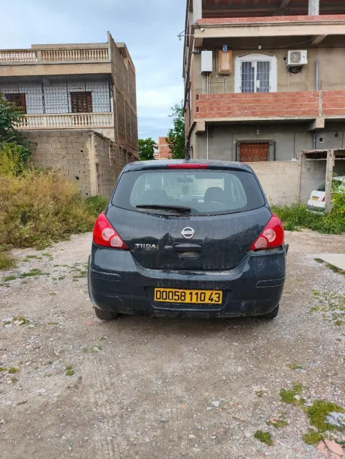 Nissan Tiida 5 portes 2010 Tiida 5 portes