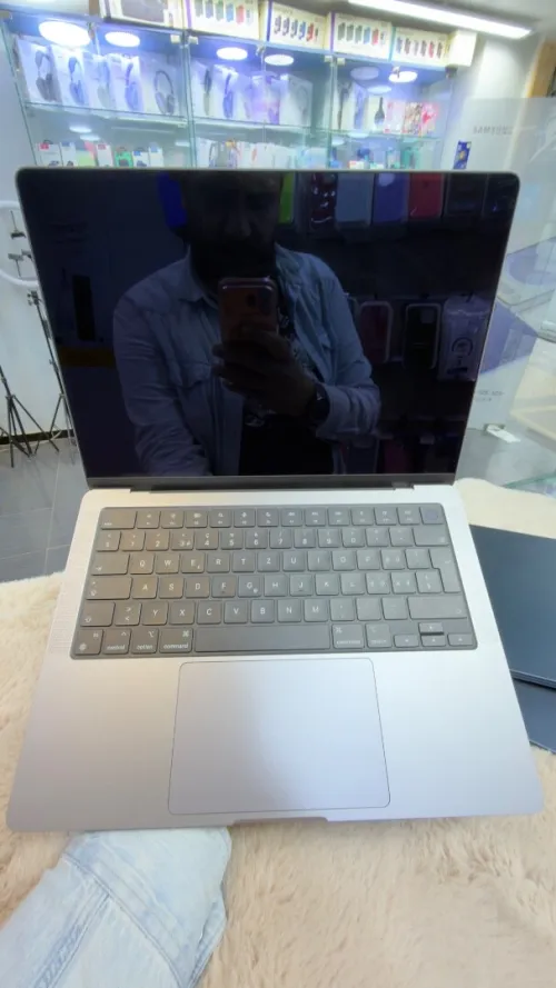 macbook air M2