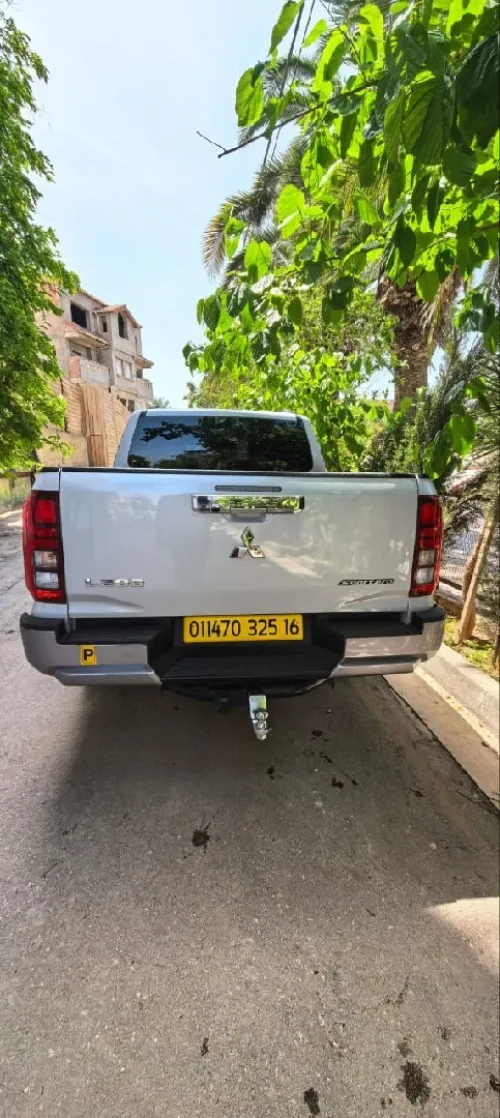 Mitsubishi L200 2025 