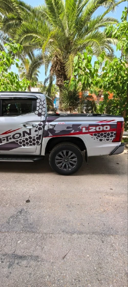 Mitsubishi L200 2025 