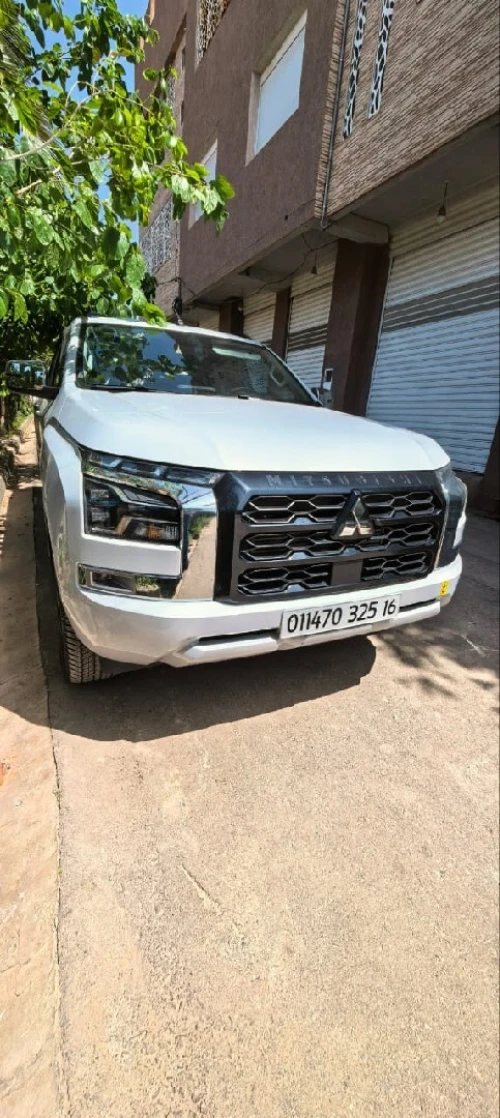 Mitsubishi L200 2025 