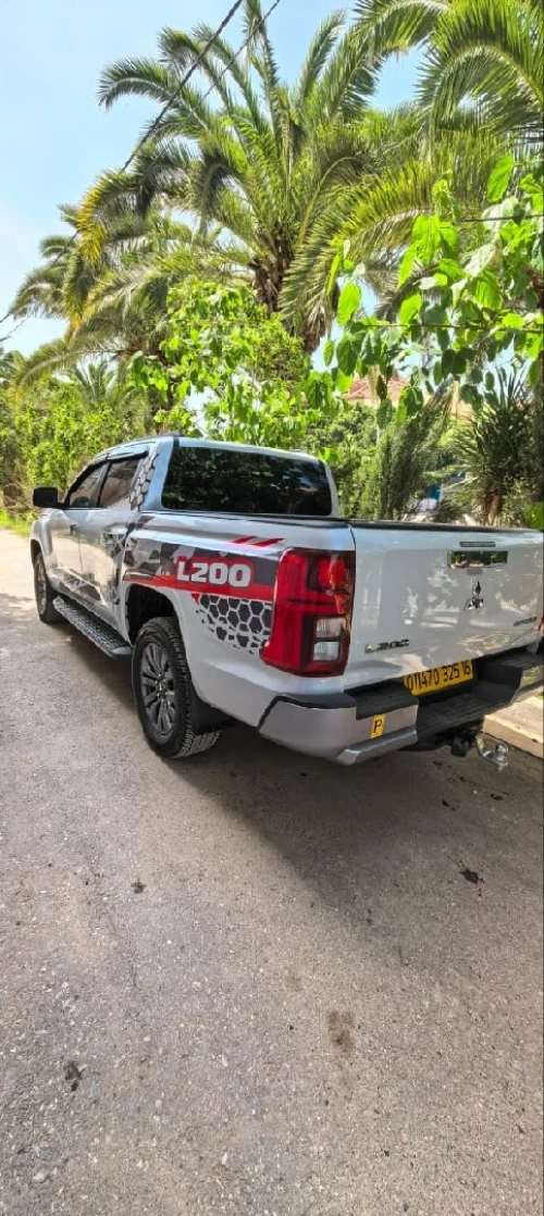 Mitsubishi L200 2025 