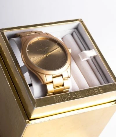  Michael Kors Slim Runway MK4501;Femmes; livraison dispo ; échange ou retoure délais de 3 jour  