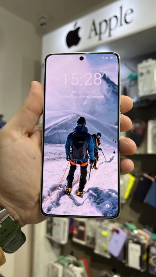REALME GT 6 12/256GB NEUF