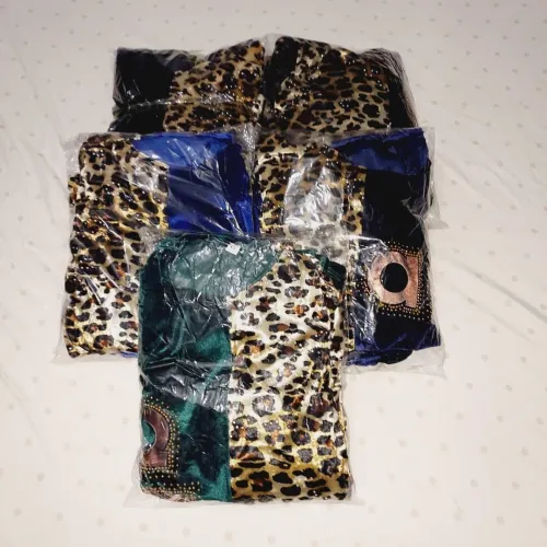 بيجامات قطيفة