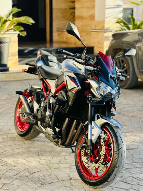 Kawasaki Z900 2023