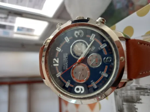 MONTRE VENU DE FRANCE